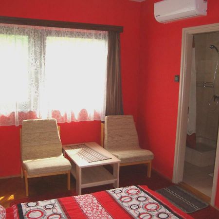 Апартаменты Gyongyvirag Vendeghaz Балатонбоглар Экстерьер фото